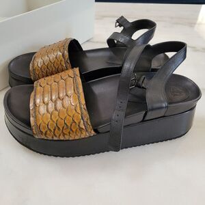 New Brunello Cucinelli sandals 40